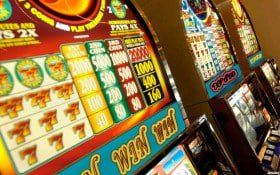Akses bonus mingguan lewat ponsel